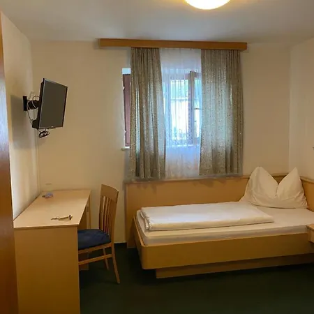 Gasthof Zum Bayernbrunnen Guest house *